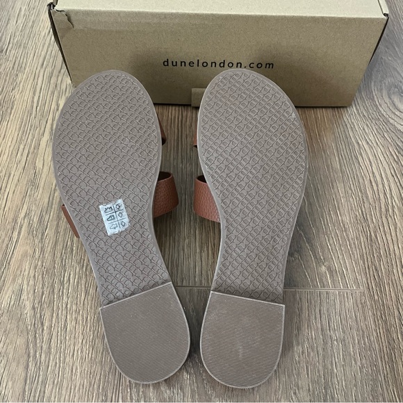 NEW IN BOX Dune London slip on flat sandals in tan - Picture 7 of 8